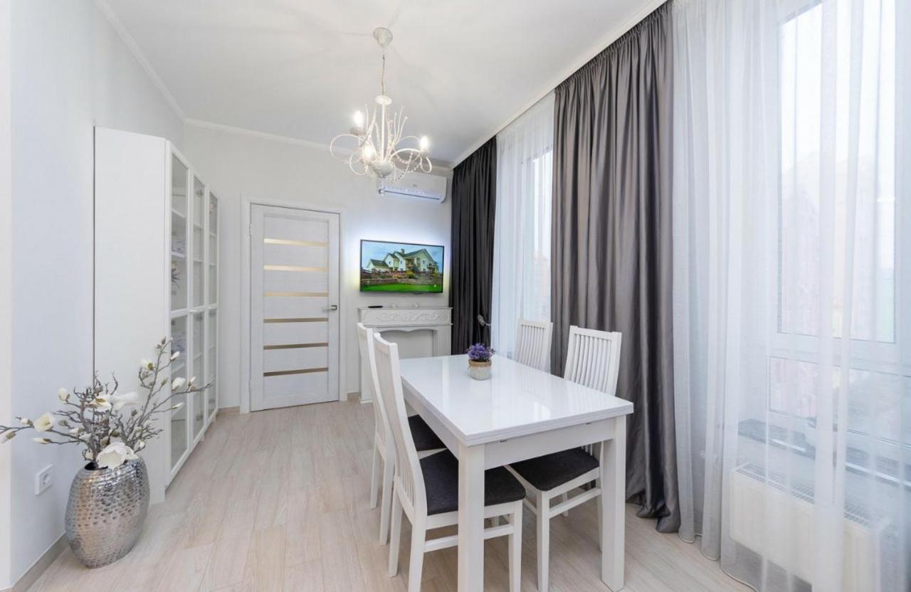 Lux Appartment, Kiev, Comfort Town エクステリア 写真